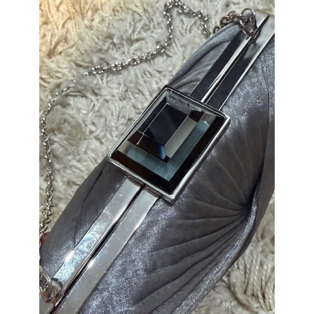 Sondra Roberts Pleated Evening Clutch Silver Grey Jewel Clasp Chain Strap - Picture 2 of 7
